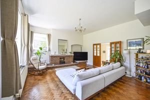 Photo 25- click for photo gallery